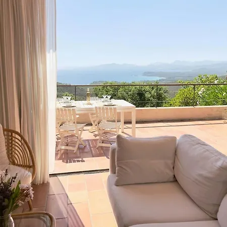 וילה House In Bormes-les-mimosas, Cap Benat בורם-לה-מימוזה