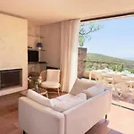 Vila House In Bormes-les-mimosas, Cap Benat *