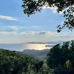 Vila House In Bormes-les-mimosas, Cap Benat *