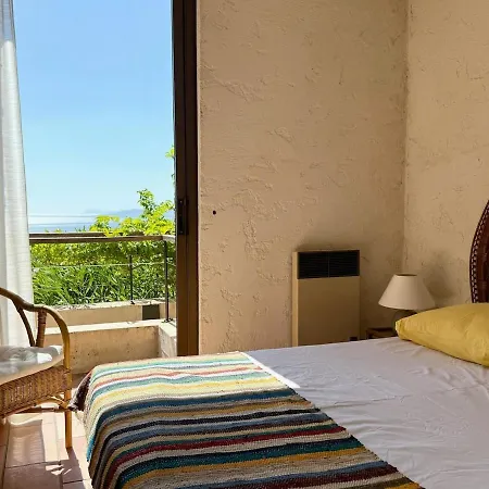 Vila House In Bormes-les-mimosas, Cap Benat